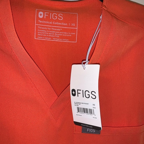 FIGS Orange one pocket Scrub Top. NWT - Picture 2 of 3